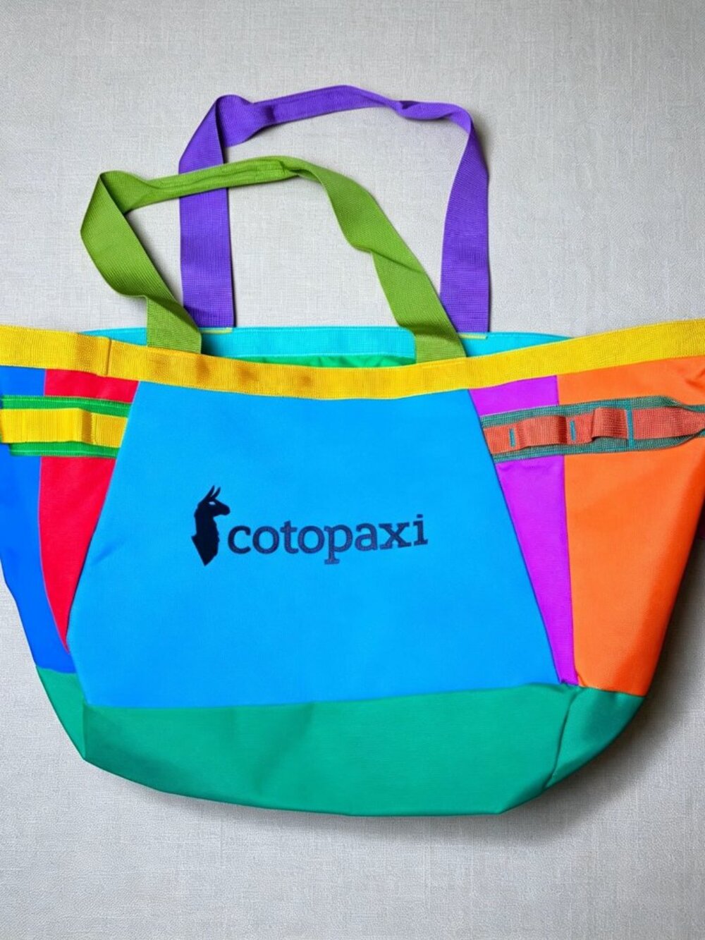 Cotopaxi 30L Multicolor Tote Bag Large Capacity Travel Shoulder Bag - Picture 2 of 2